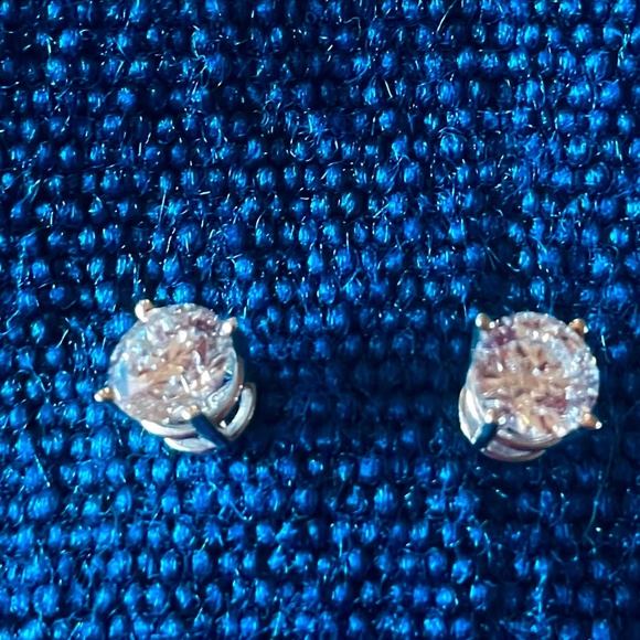 1.0 CT Round Diamond Stud Earrings 14k White Gold, Helzberg - Picture 1 of 3